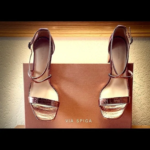 NIB-Via Spiga Metallic Strappy Leather Sandal - Picture 8 of 14
